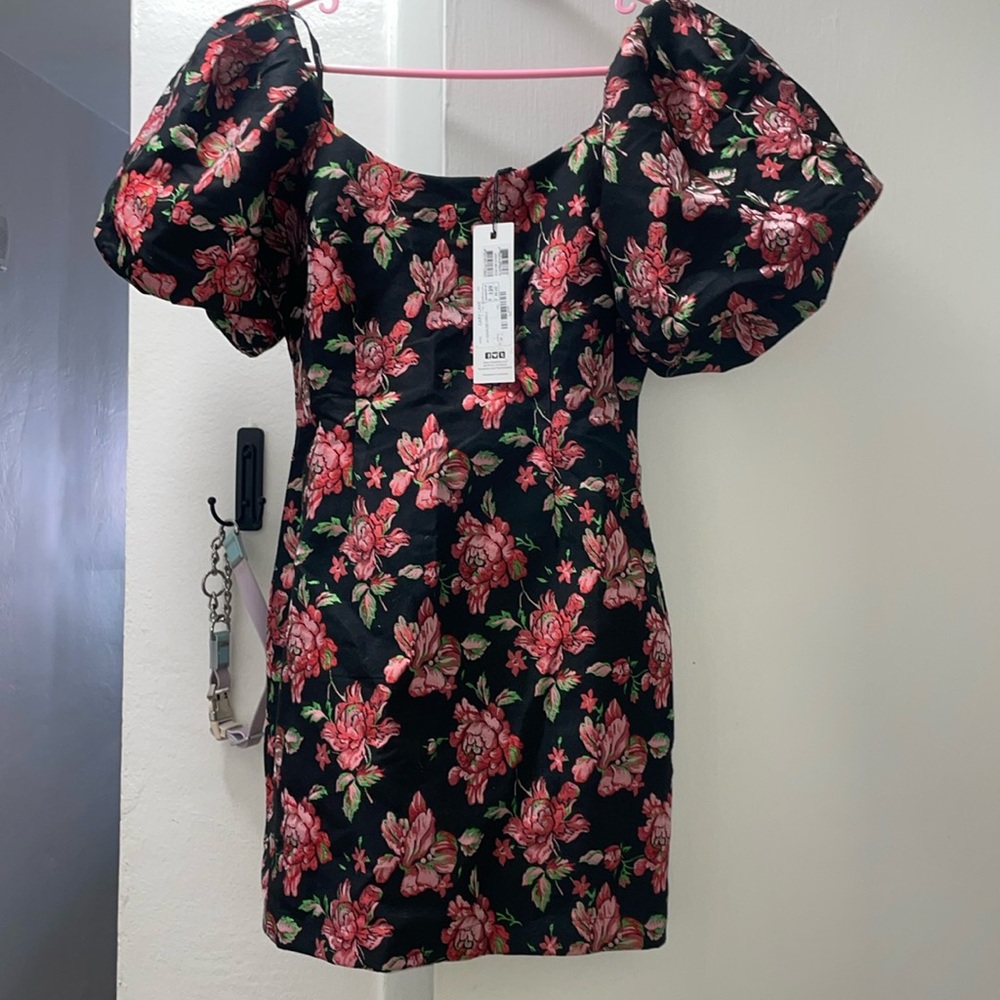 MinkPink puff sleeve mini dress!